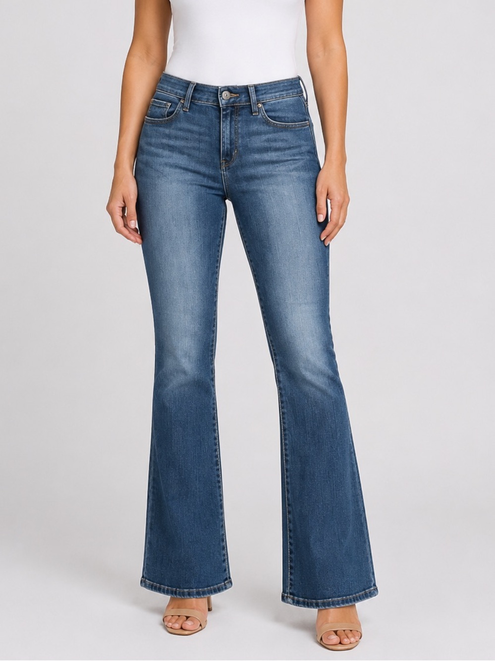 Signature Levi’s Women’s Mid Rise Bootcut Jeans 32W 30L Medium Wash Denim Casual
